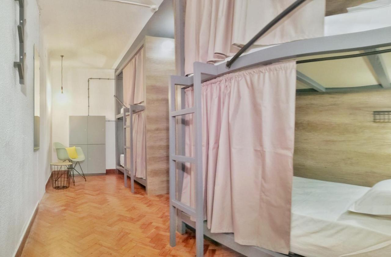 Etagenbett im Schlafsaal für Frauen